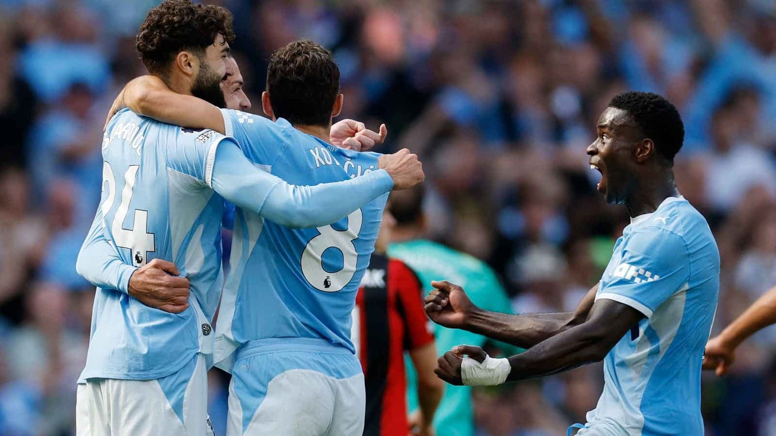 Manchester City wins opening match