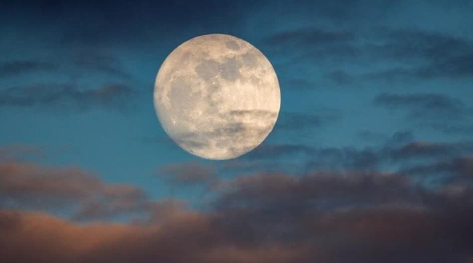 Qamar al-Hasad Lights Sky Over Northern Borders