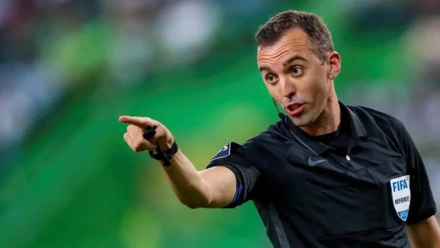 Portuguese referee in Green team vs Kuwait match