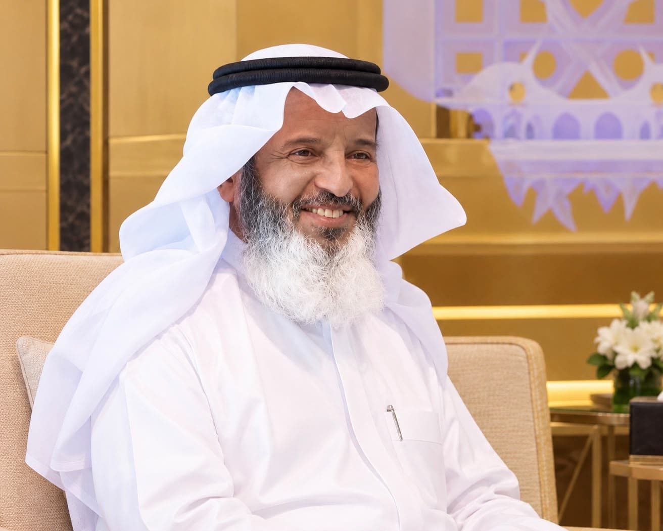 تاريخ الوطن غير مكتوب بشرياً