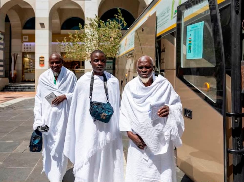 His Majesty's guests leave Madinah for Mecca
