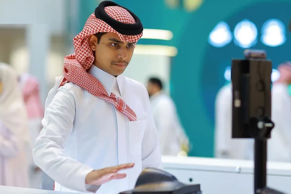 بوابة لا تلامسية بكف اليد في مؤتمر ليب 2026