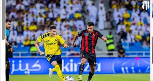تريزيجيه يتعرض للإصابة في مباراة الخليج والرياض