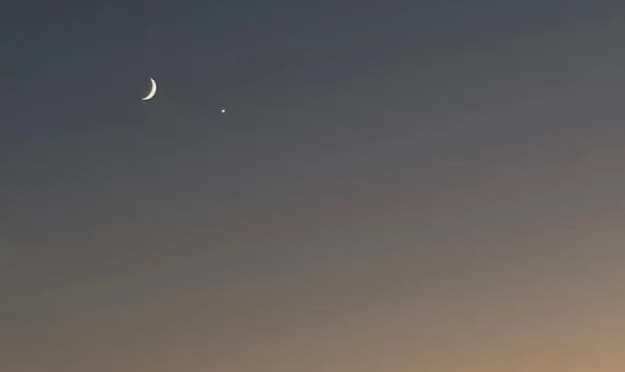 Kingdom skies see crescent moon and Venus conjunction