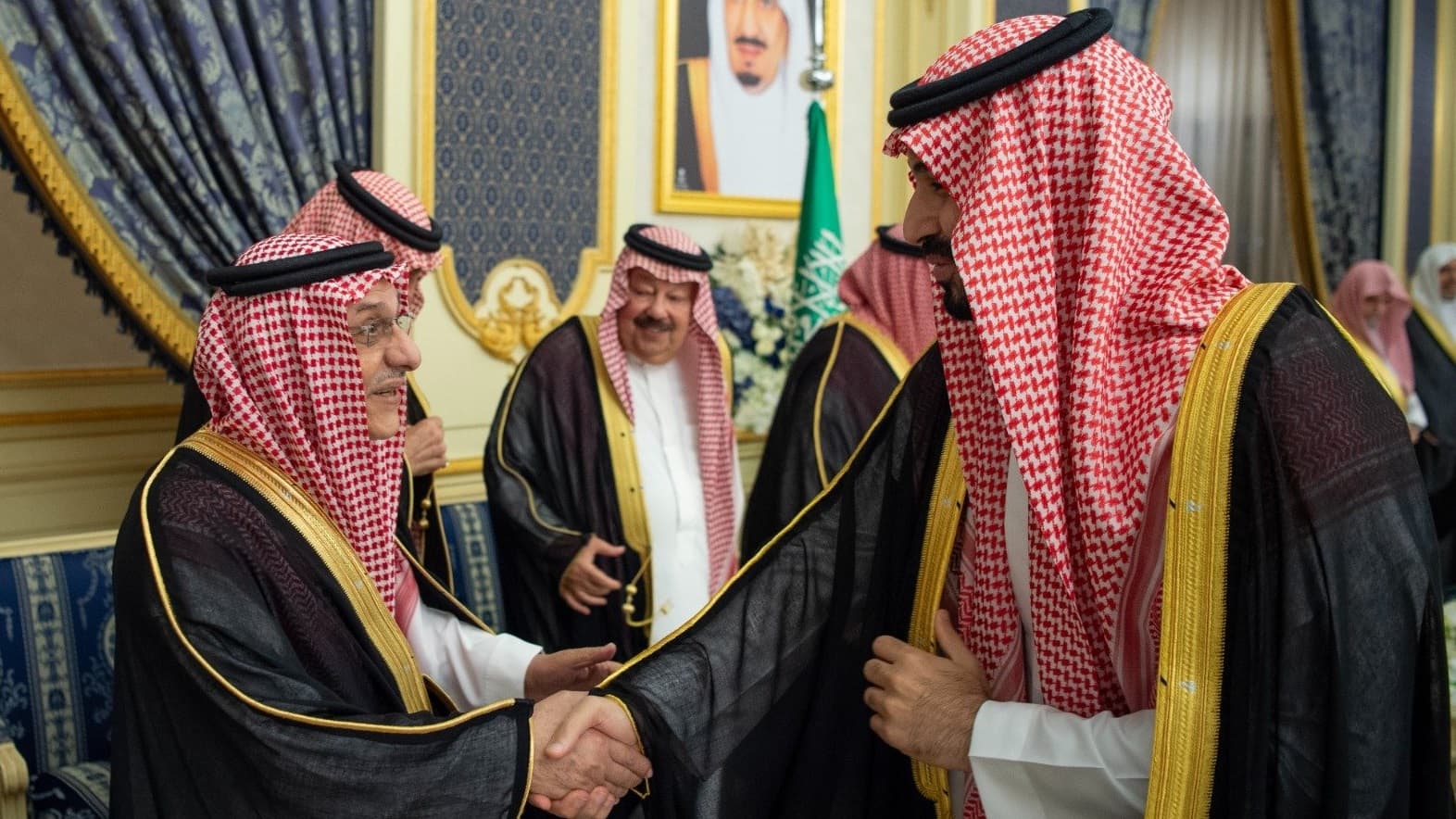 ولي العهد يستقبل أمراء والعلماء بمكة