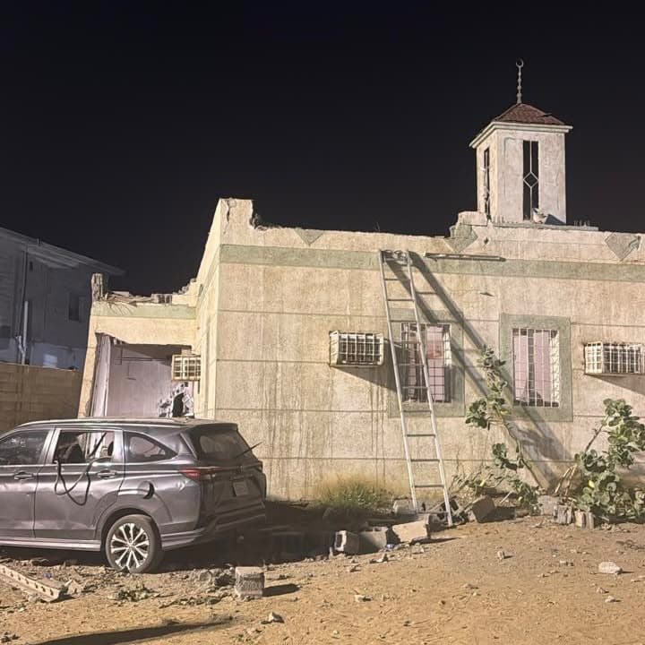 الحوثيون يهاجمون مسجدًا بجازان