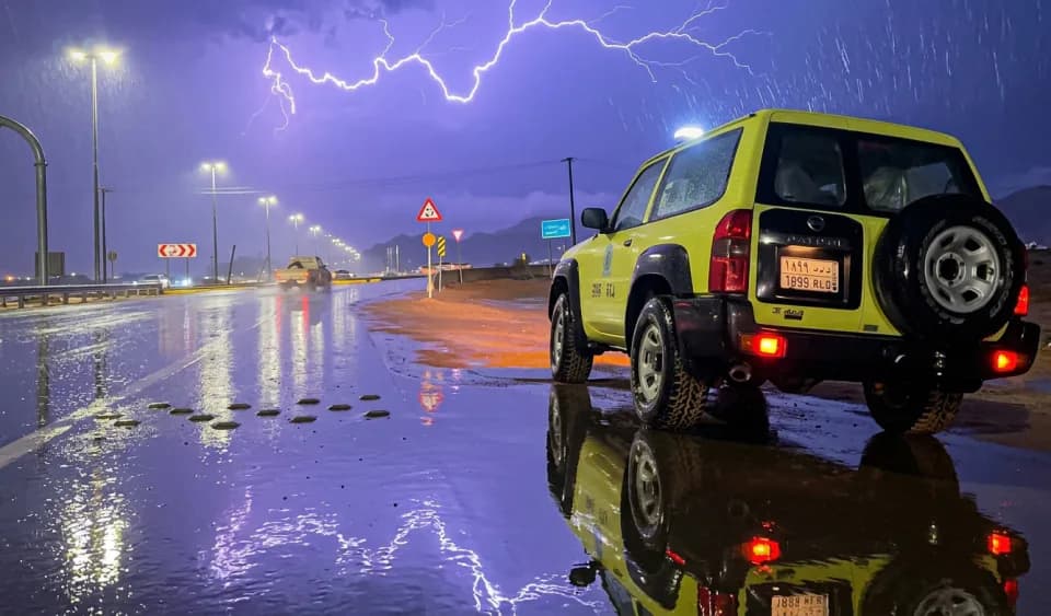 الدفاع المدني يحذر من أمطار وسيول حتى الجمعة