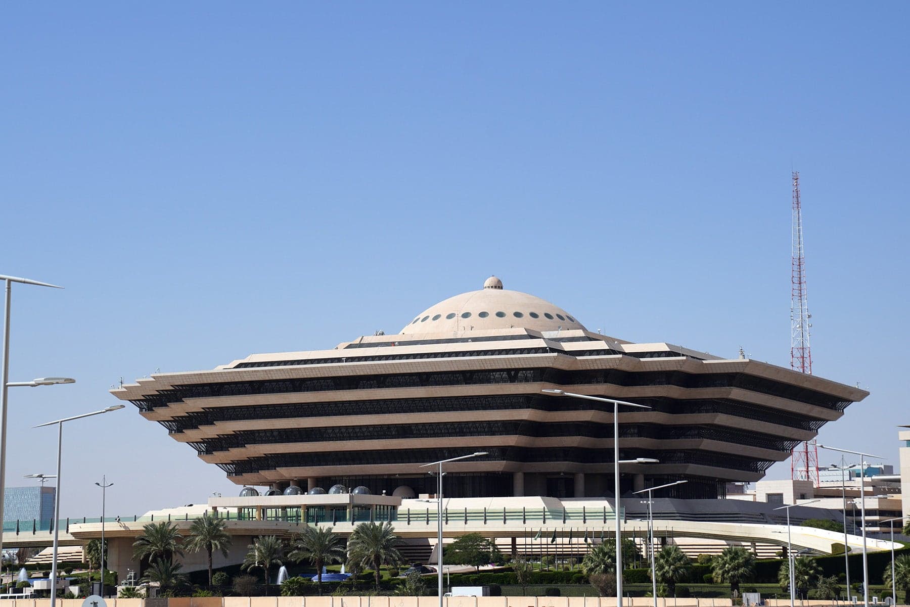 Interior Ministry permits expatriate families to join workers