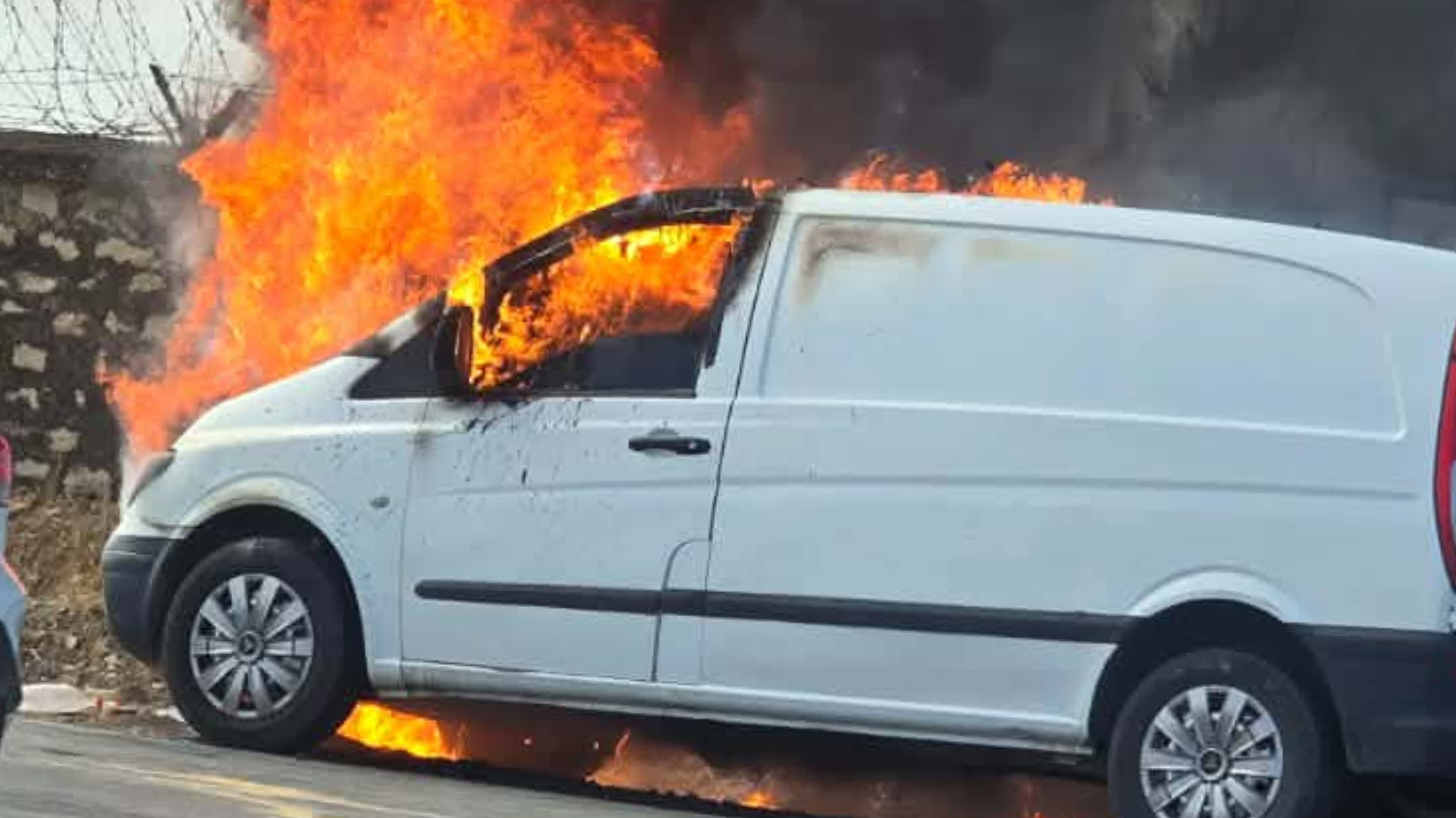 Bizerte: Vehicle Fire on National Road 11