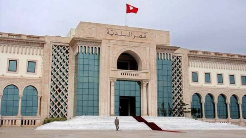 بلدية تونس تصدر قرارات غلق فورية وتفرض خطايا إدارية على المخالفين لشروط الصحة والنظافة العامة