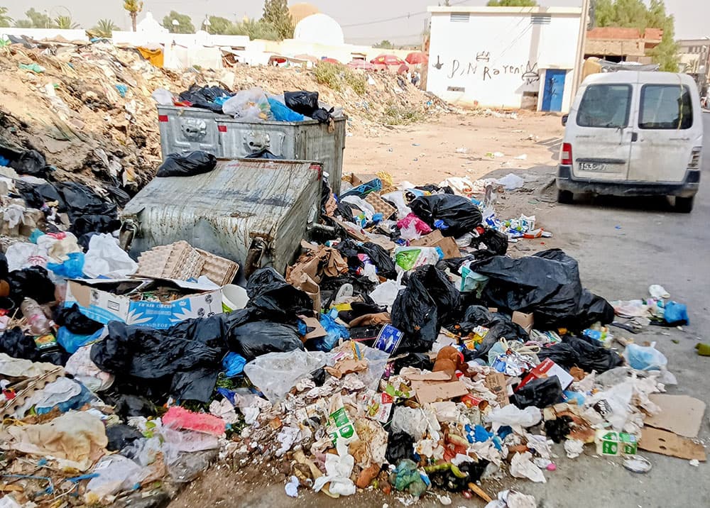 تجار سوق سيدي عبدالنبي يدعون لتعزيز النظافة