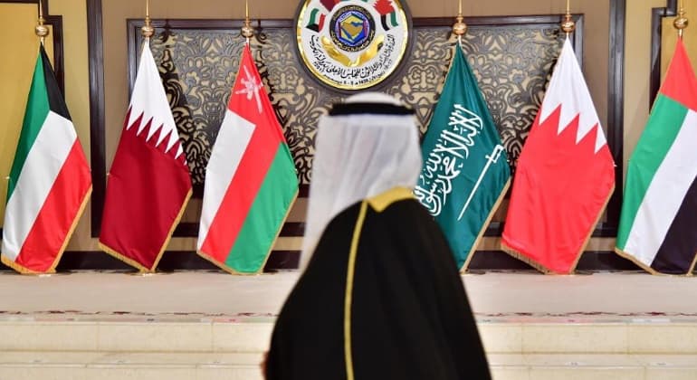 مجلس التعاون يناقش موقفه من هرمز