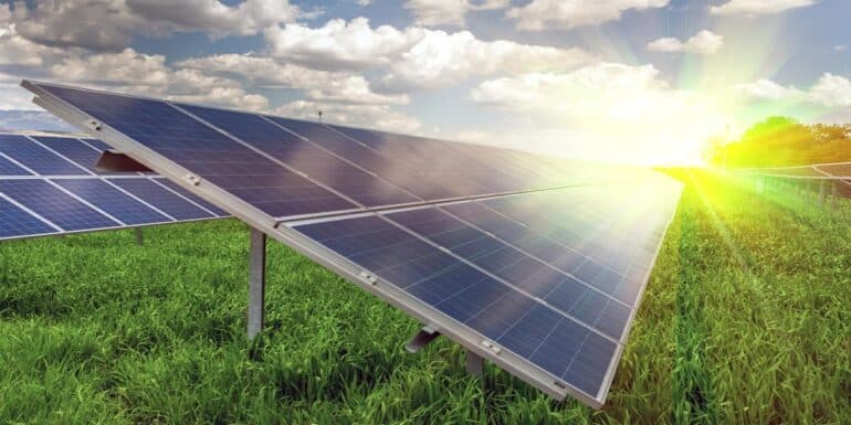 Photovoltaic Chamber Urges Faster Energy Shift