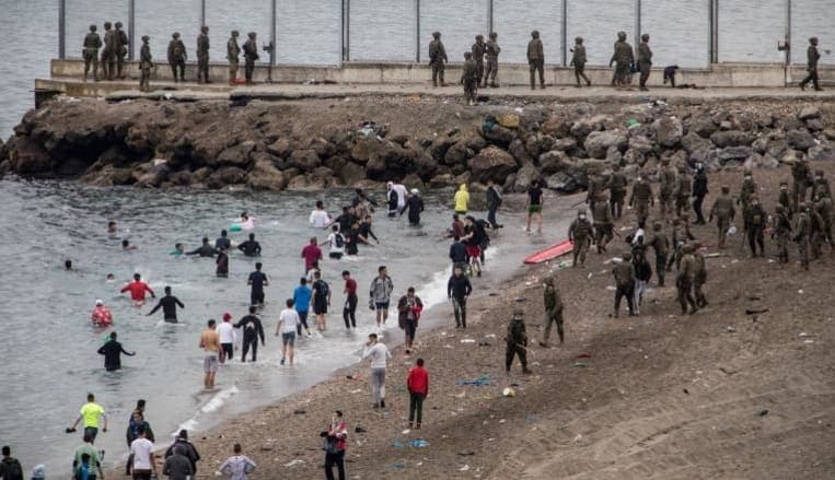 إسبانيا والمغرب يوافقان على عودة المهاجرين السريين