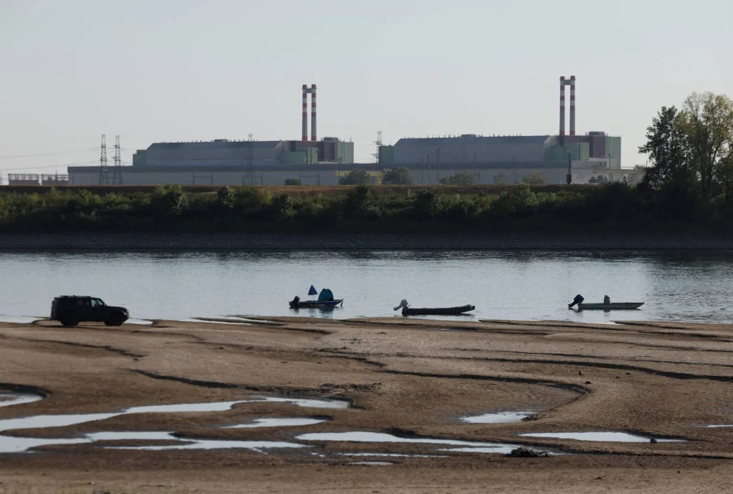 Hungary shuts sole nuclear plant amid heatwave