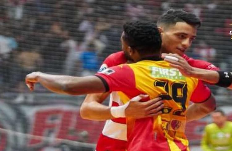 Handball Derby in Round Eight