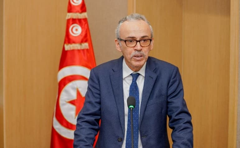 وزير الشغل يناقش مراجعة المجلة مع الصباح نيوز