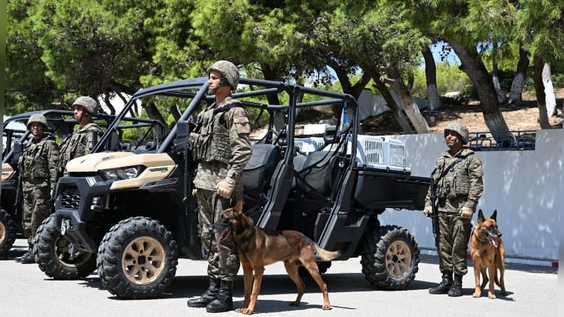 Defense Minister visits Sinotech Military Center