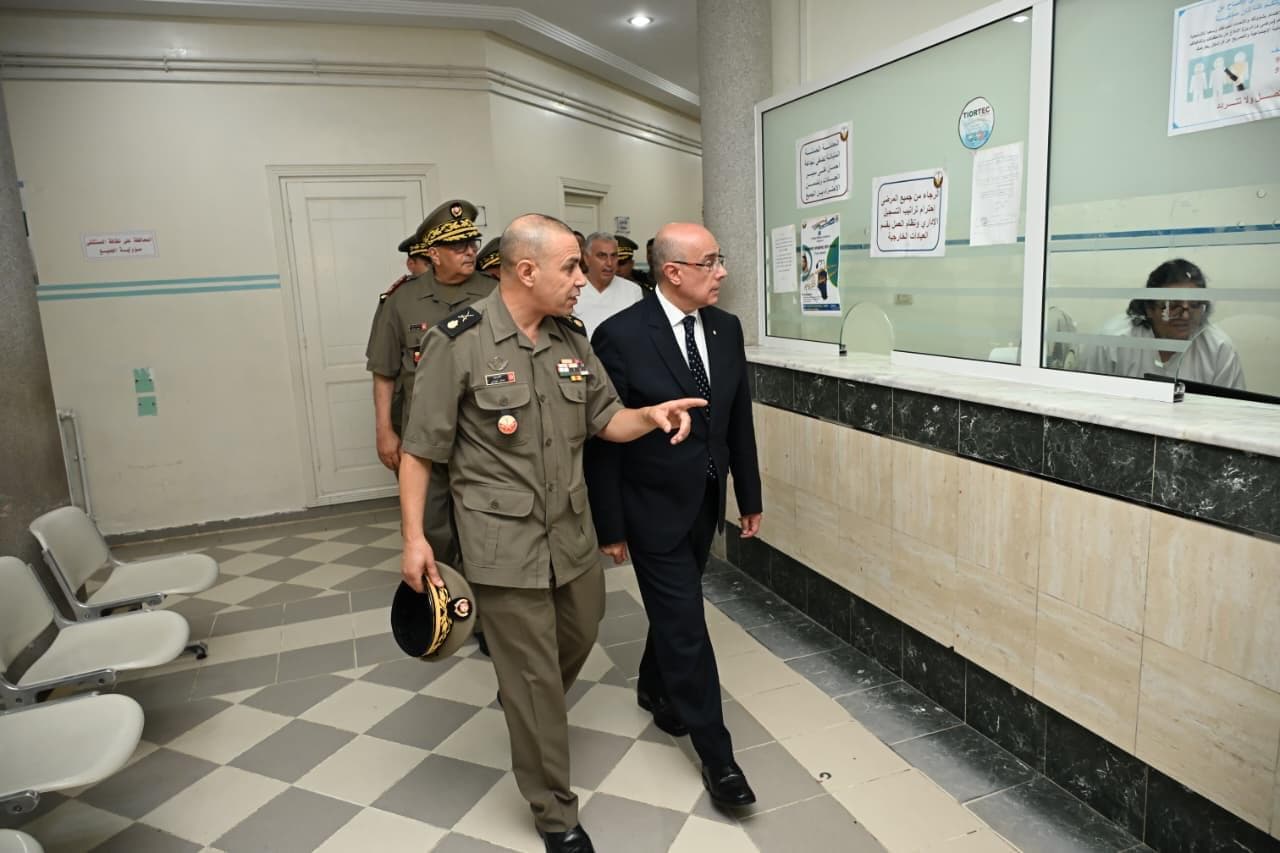 Defense Minister tours Bizerte military hospital