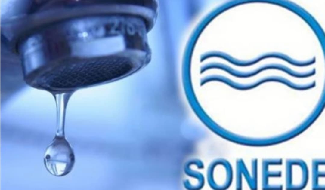 Bouhagla.Monitors water supply and project progress