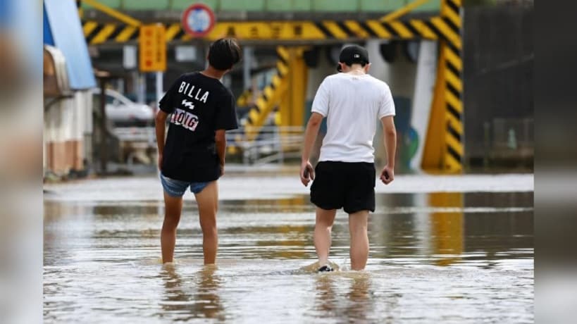 Rain Causes Victims and Power Outages in Japan