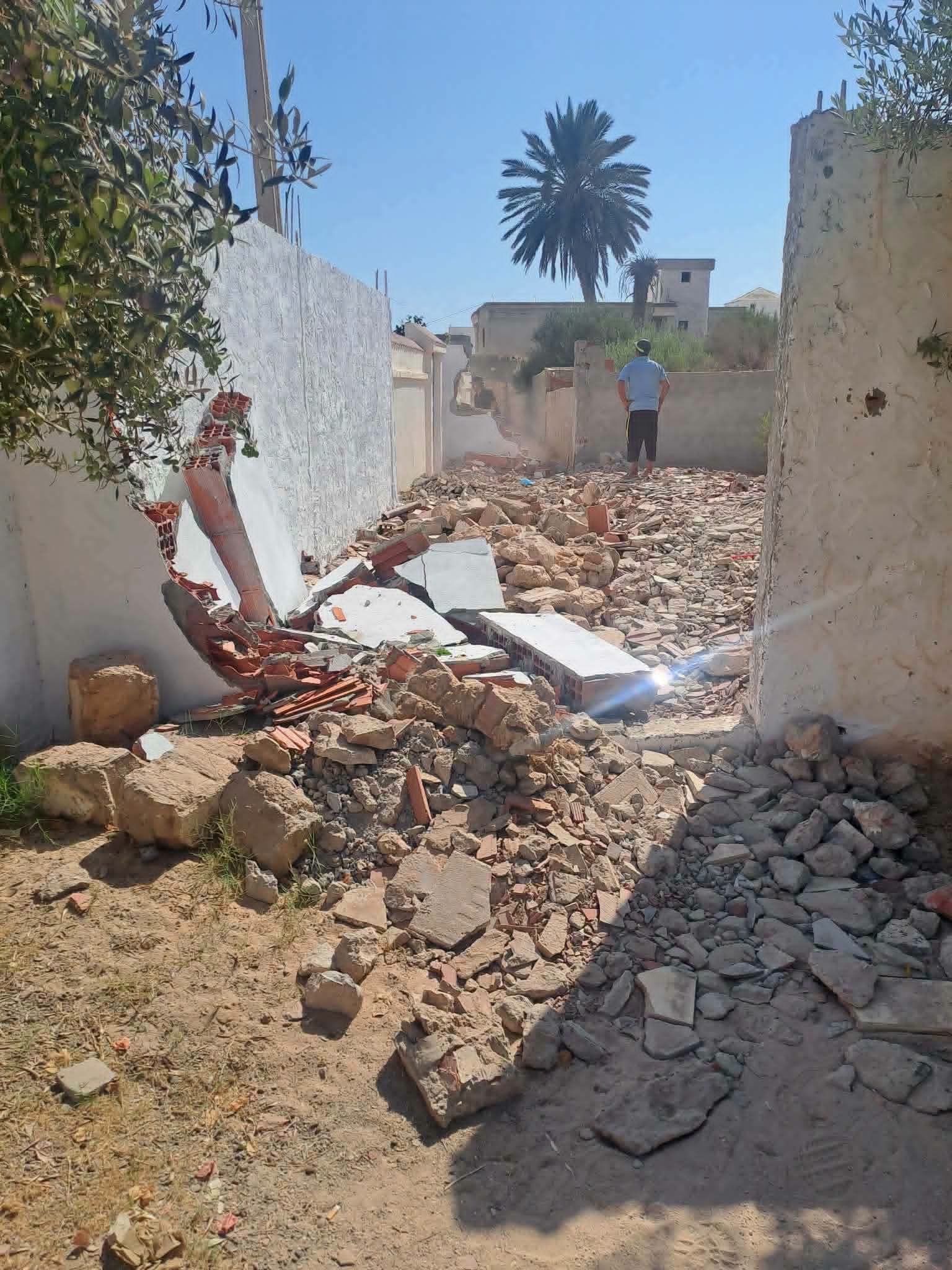 جرجيس تواصل هدم المباني