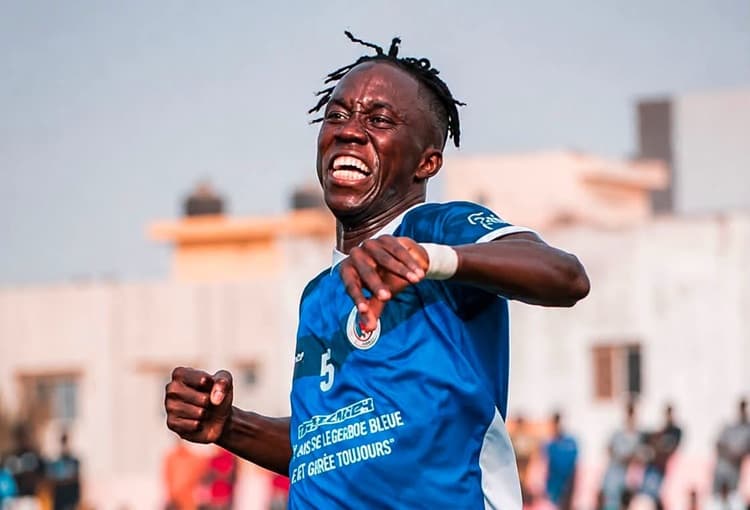 Espérance de Tunis signs Diyatè