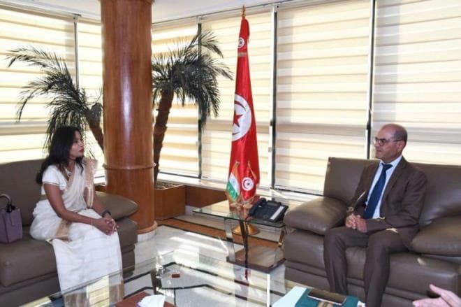 وفد هنديو يبحث فرص الاستثمار في تونس