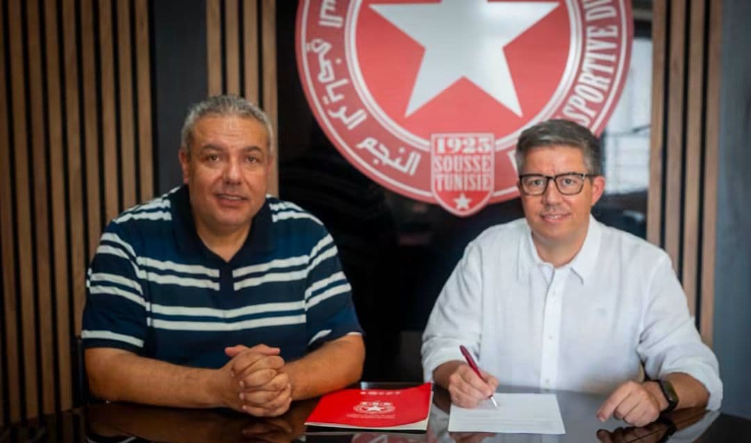 فاسكو كورادو يتولى تدريب النجم