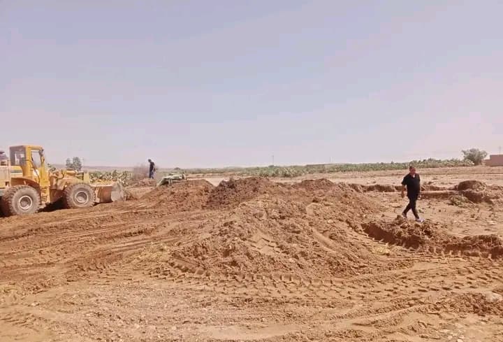 انطلاق جهود فتح طرقات القصرين بعد الأمطار