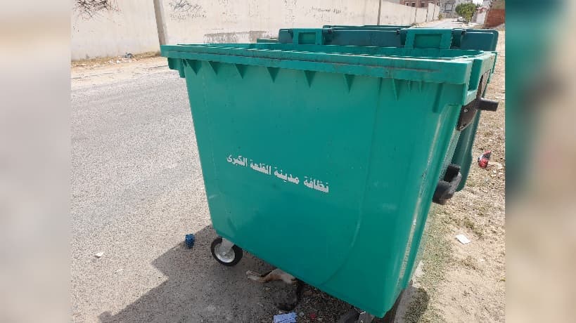 بلدية القلعة الكبرى تضع تقنيات حاويات نظافة جديدة
