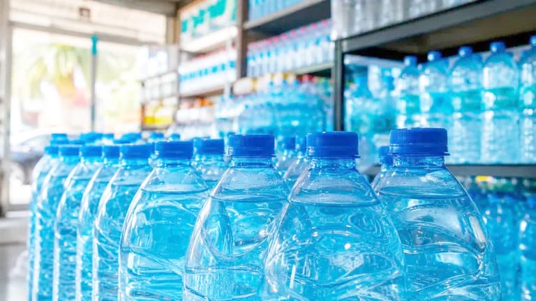 مدنين.. ضبط محل يبيع مياه الأمطار المعبأة