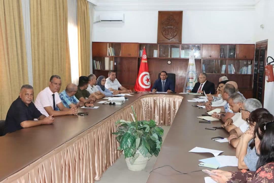 Al-Munistir reviews health project progress