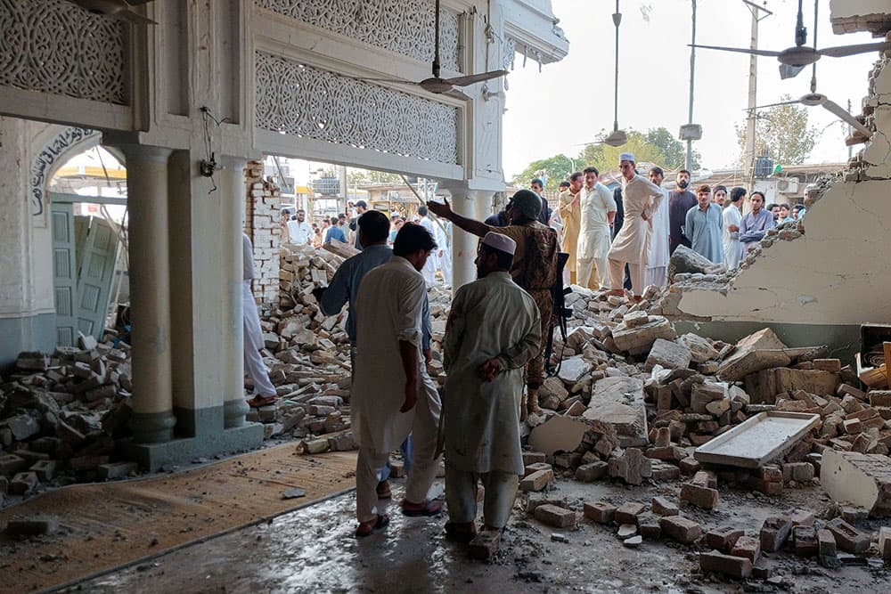 Death toll climbs in Pakistan police station attack