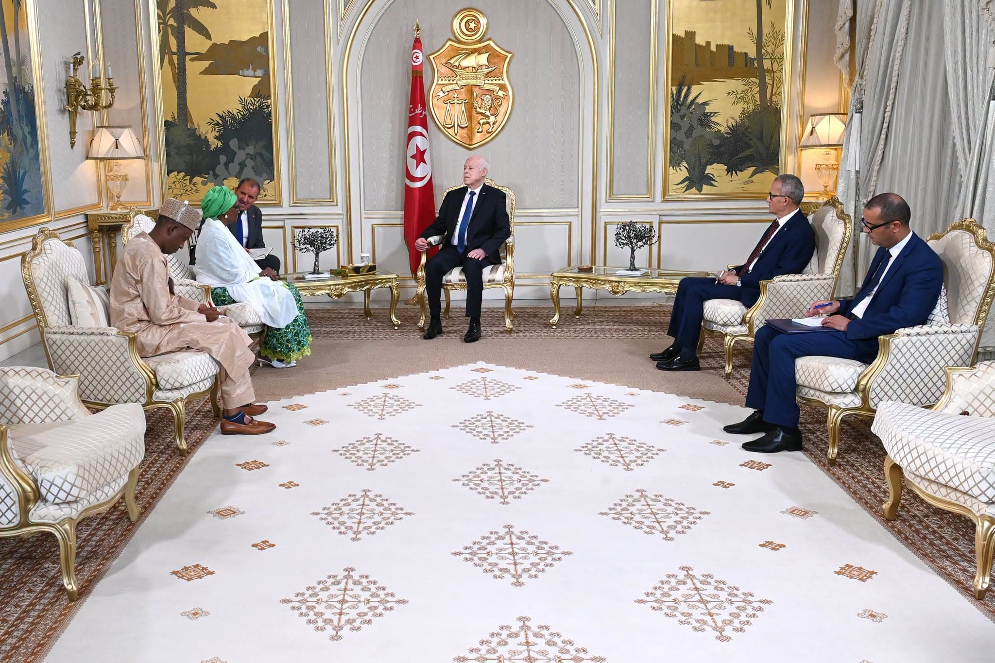 الرئيس يستلم أوراق اعتماد 3 سفراء جدد