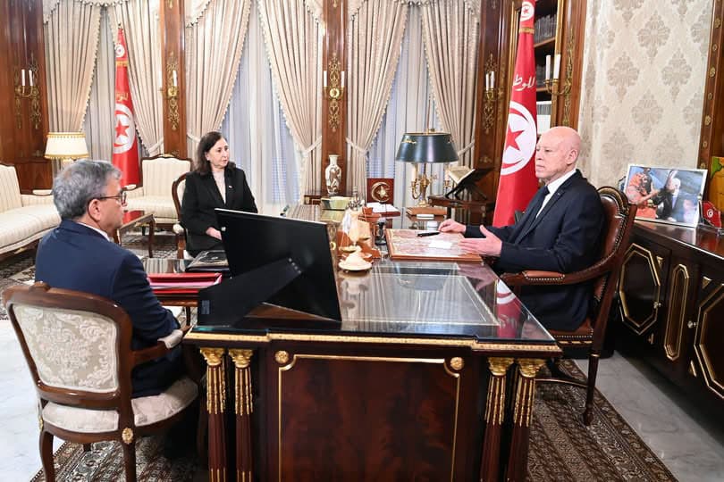President affirms social state, urges import rationalization and anti-corruption