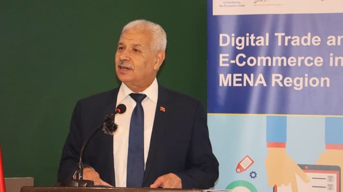 وزير التجارة يؤكد أهمية توسيع قاعدة المصدرين