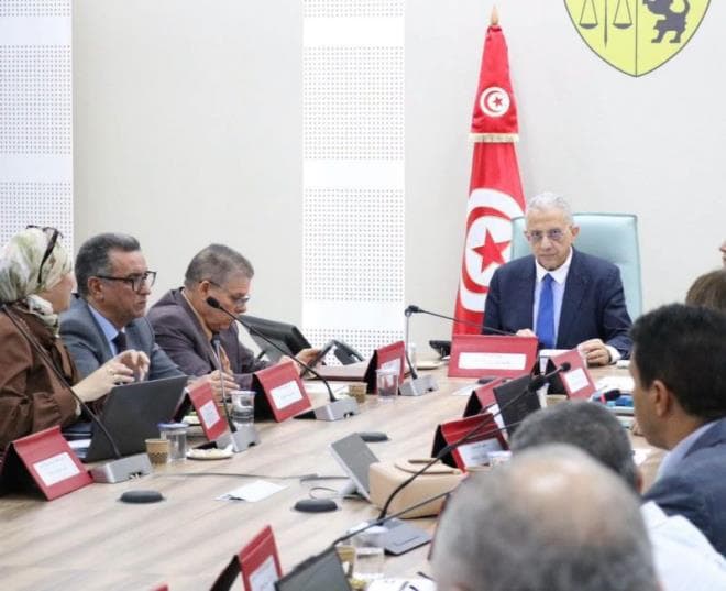 Health Ministry reviews cancer center plan