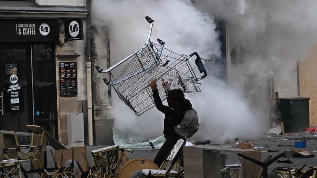 France sees 800,000 protest over living costs