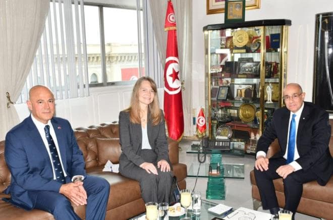 Defense Minister meets US threat reduction official
