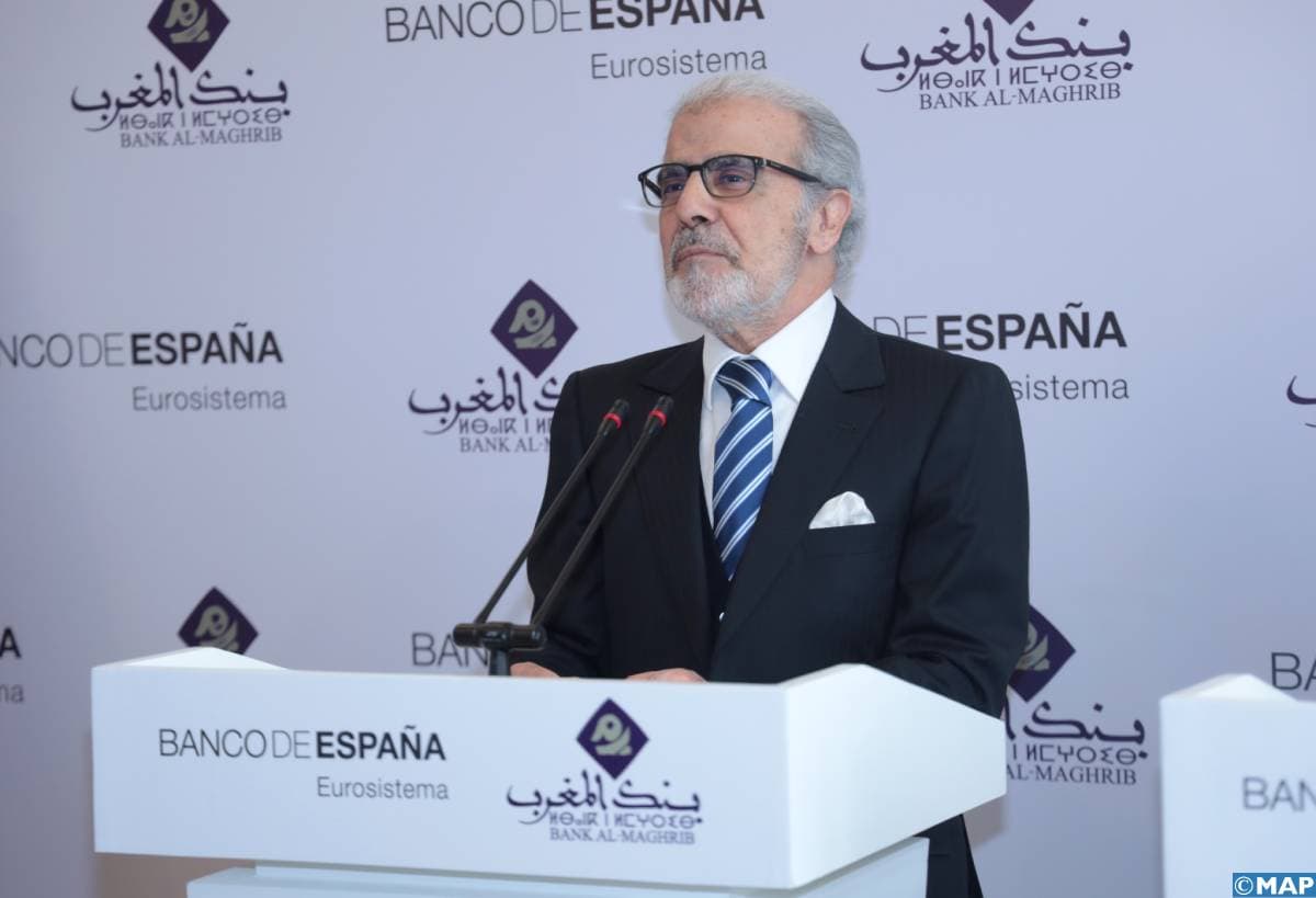 بنك المغرب يتوقع تباطؤ النمو الاقتصادي حتى 4,4% ويزيد التضخم إلى 1,5%