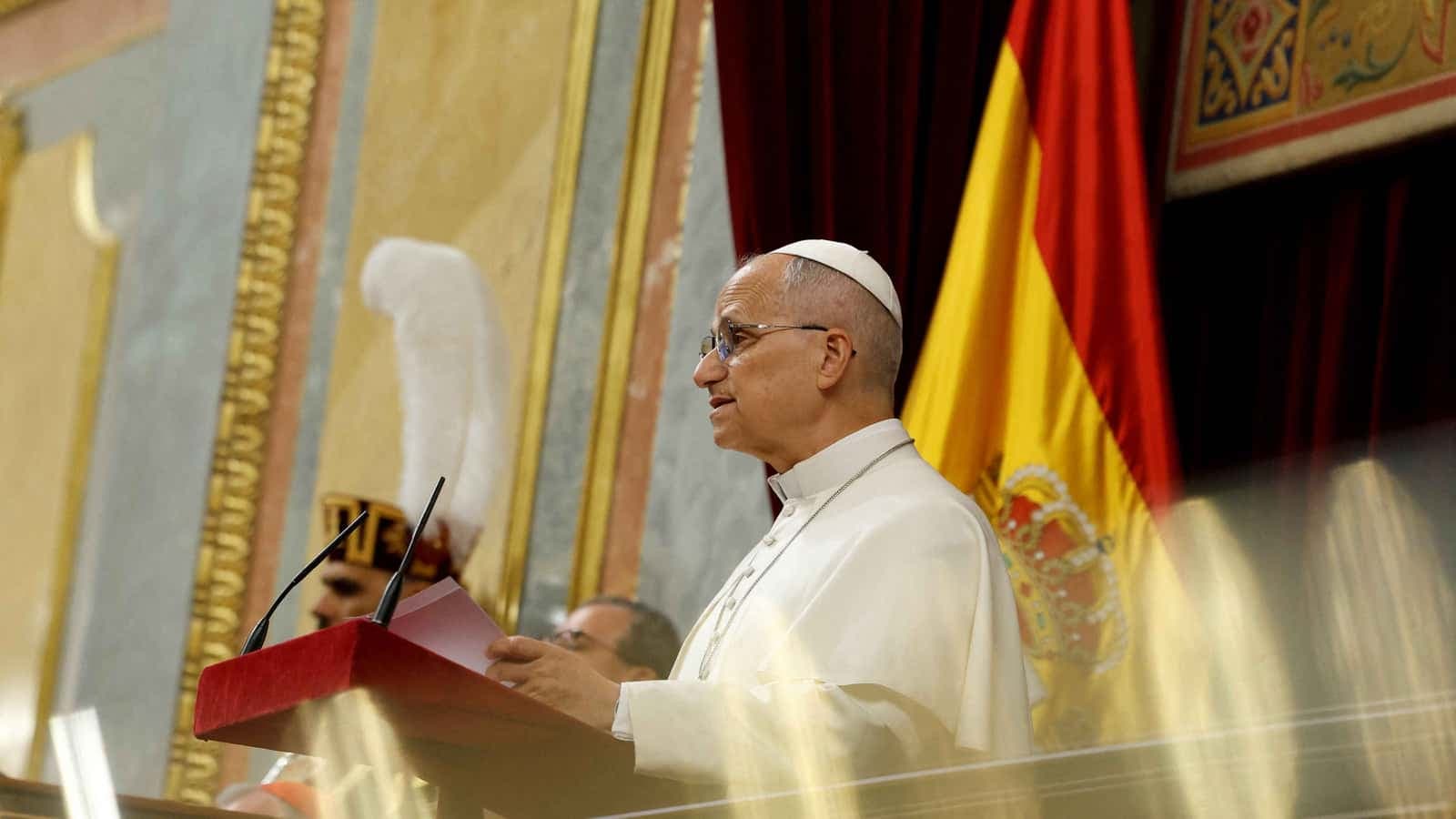 Pope Warns of Global Crisis