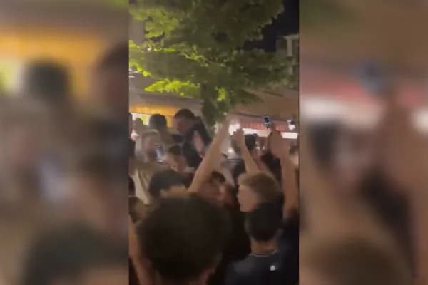 القضاء الفرنسي يتعرض لهتافات عنصرية وإشارات نازية خلال احتفالات الفوز على المغرب