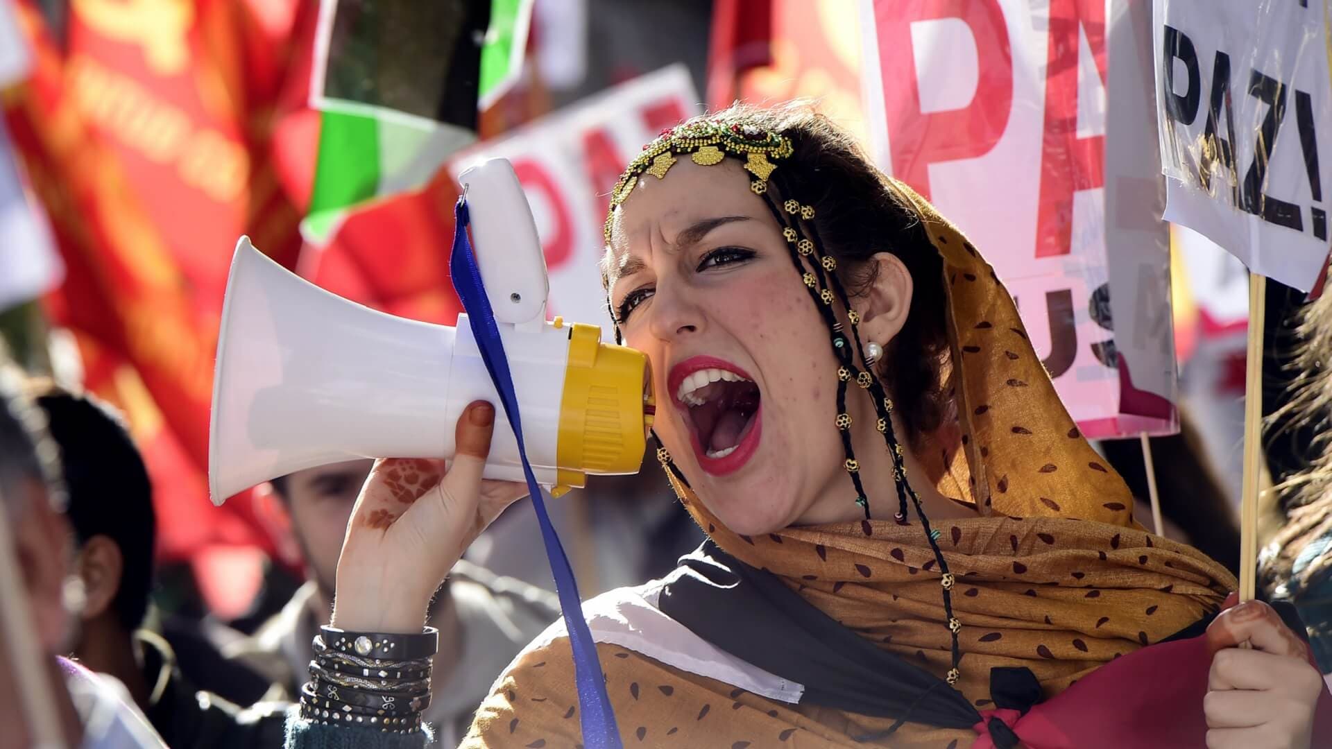 Spain offers citizenship to Sahrawis before 1977