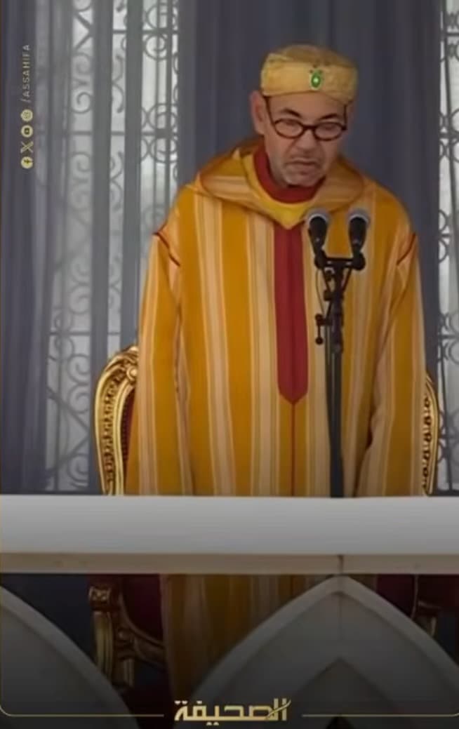 الملك يفتتح قسم الضباط المتخرجين
