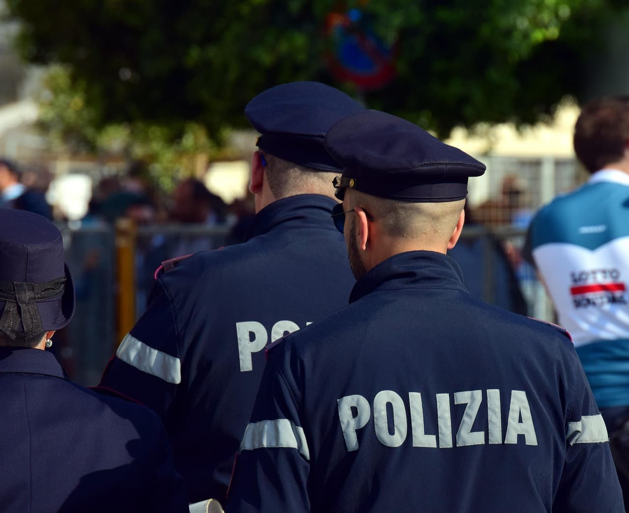 Italian authorities seize €172,000 in cash and gold bars en route to Morocco