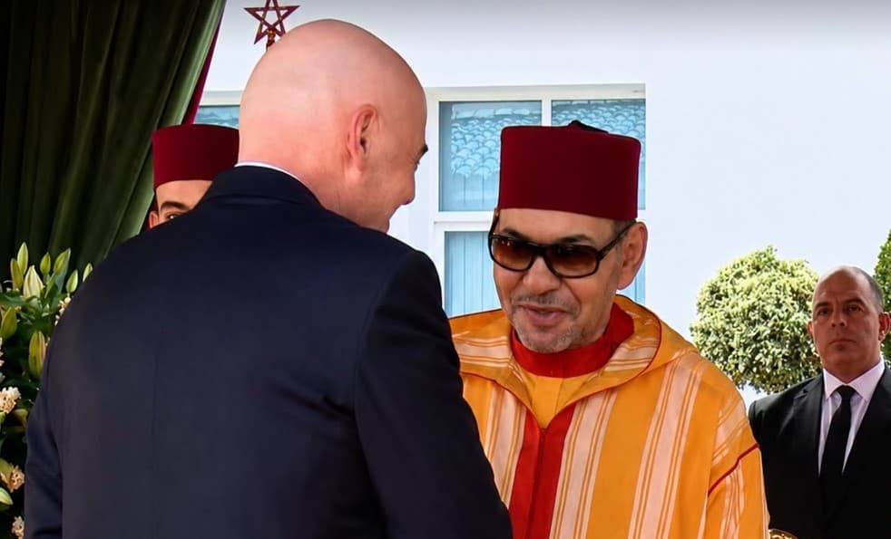 King meets Moroccan team and FIFA chief