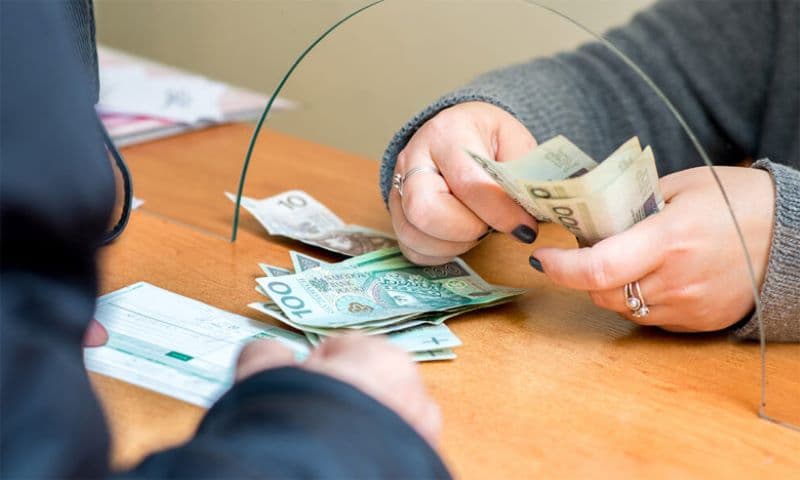 Moroccans in Spain remit over 1.5B euros in 2025