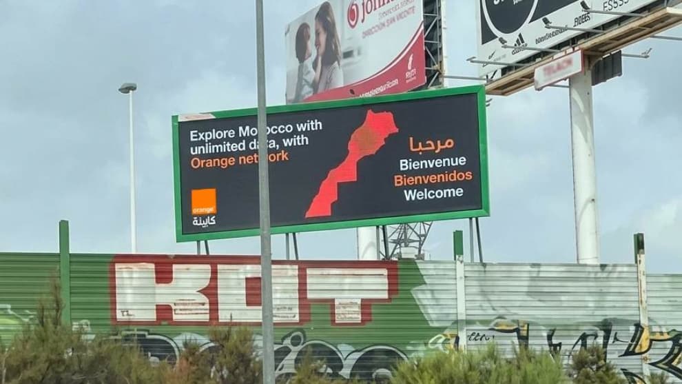أورانج تثير غضب البوليساريو في إسبانيا بلوحة خريطة المغرب