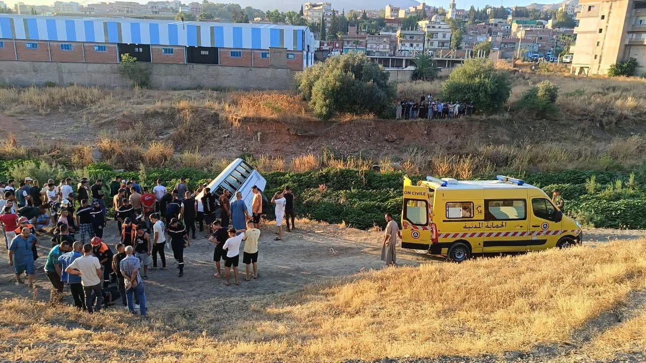 Algeria Bus Collision Injures 16